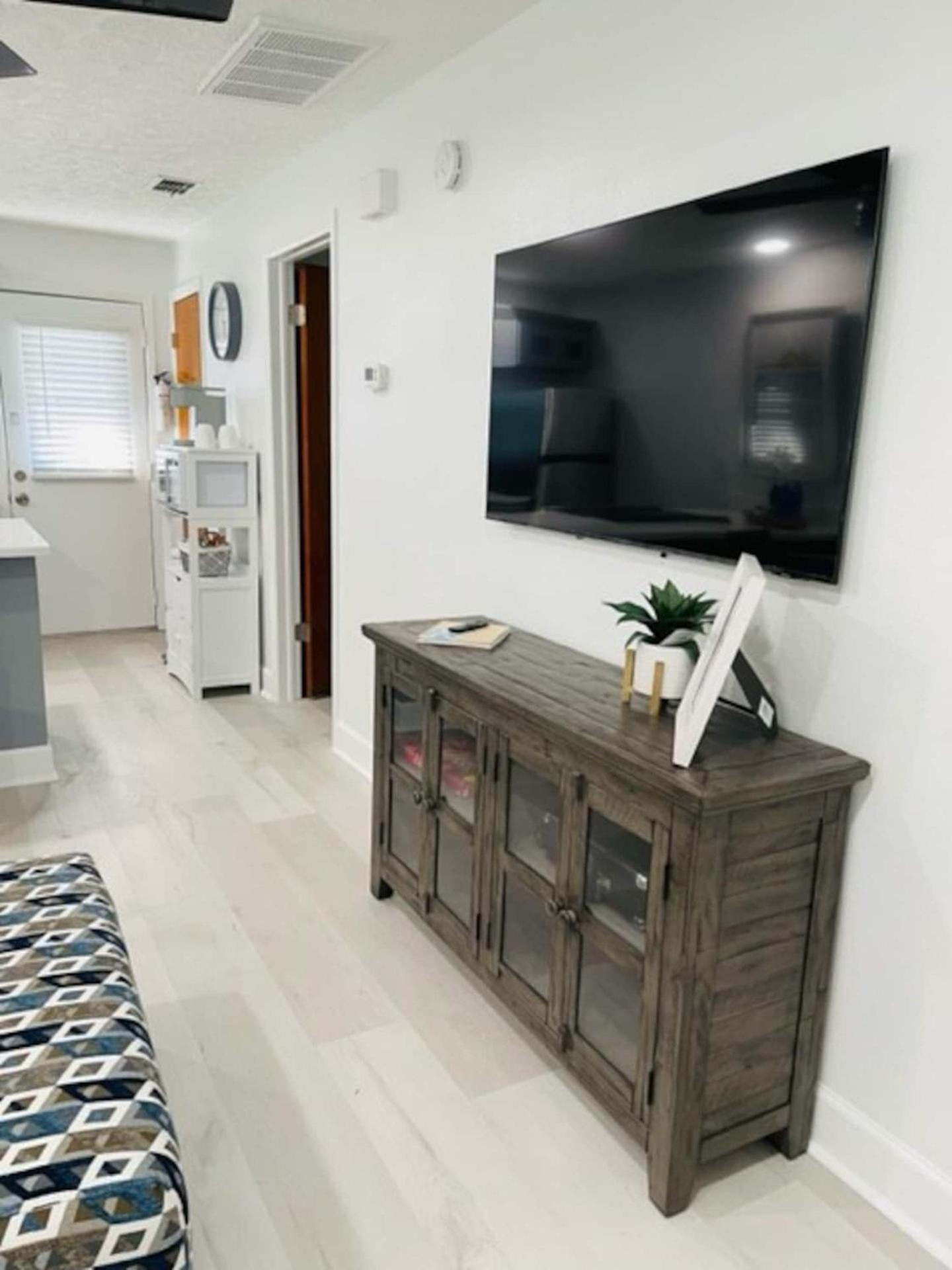 Walk Everywhere! 1-Bedroom Gem In Downtown Hub New Port Richey Kültér fotó