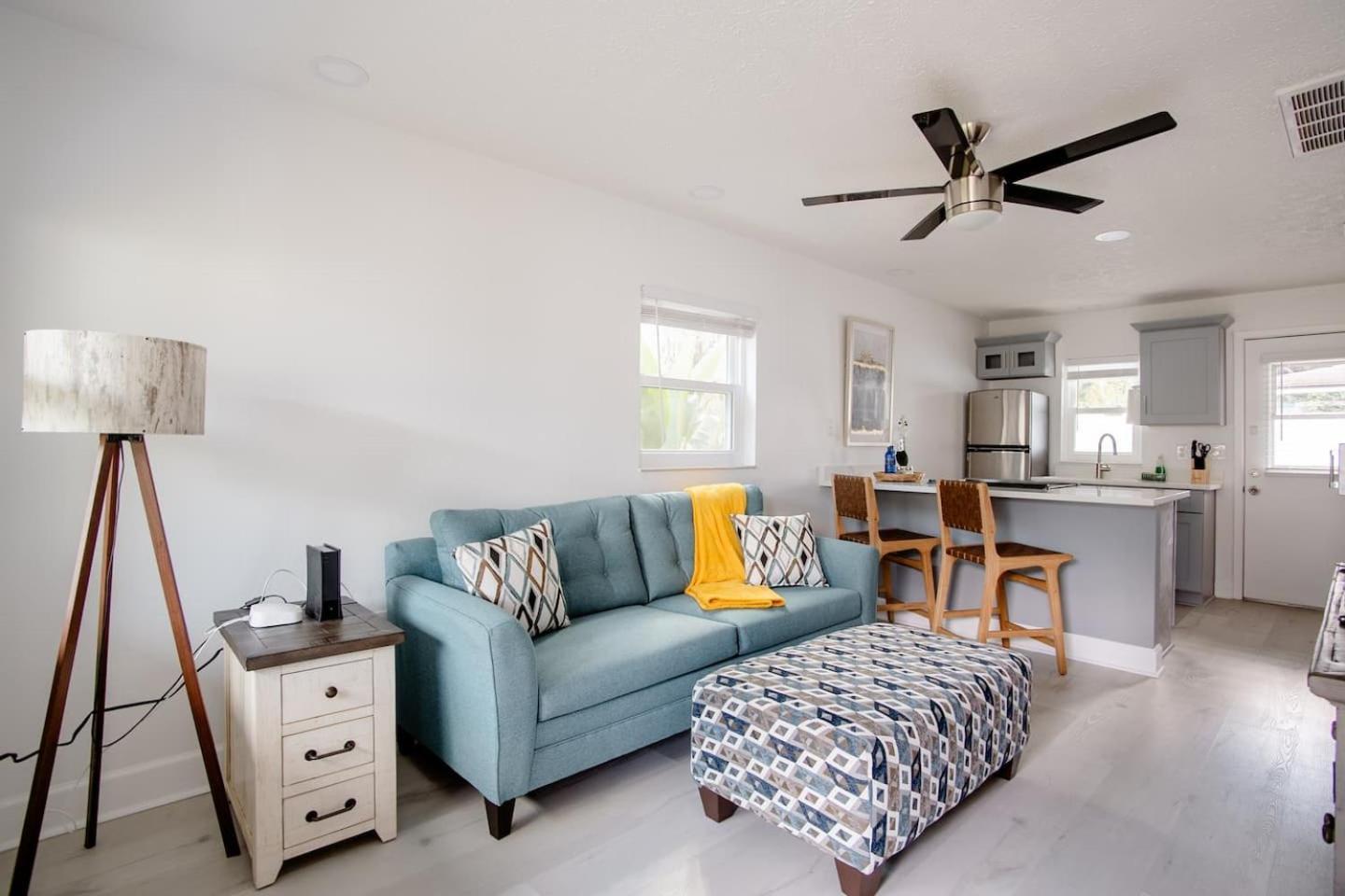 Walk Everywhere! 1-Bedroom Gem In Downtown Hub New Port Richey Kültér fotó