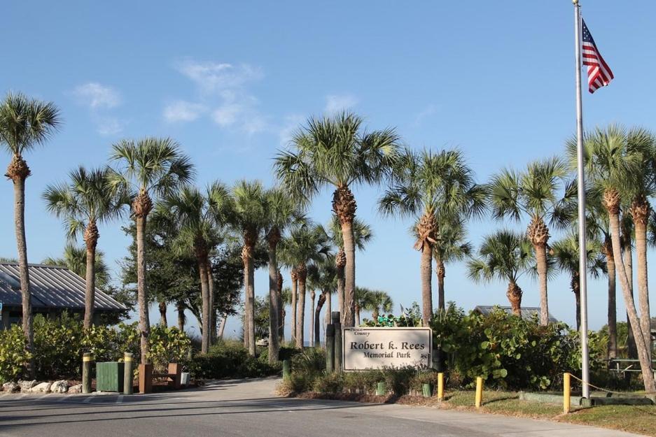 Walk Everywhere! 1-Bedroom Gem In Downtown Hub New Port Richey Kültér fotó
